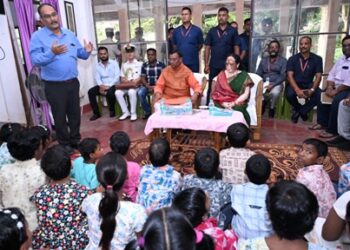 ଏସ୍‌ଓଏସ୍‌ ଚିଲ୍‌ଡ୍ରେନ୍‌ସ ଭିଲେଜ୍‌ରେ ପିଲାମାନଙ୍କ ସହ ବିଜୟା ଦଶମୀ ପାଳିଲେ ରାଜ୍ୟପାଳ