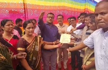 ସ୍ଲୋଗ୍‌ : ପି. ସଇଲଙ୍ଗ ରେ ଜଙ୍ଗଲ ଅଧିକାର ପଟ୍ଟା ବଣ୍ଟନ, କମ୍ୟୁନିଟି ହଲ୍‌ ଉଦ୍‌ଘାଟିତ 