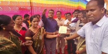 ସ୍ଲୋଗ୍‌ : ପି. ସଇଲଙ୍ଗ ରେ ଜଙ୍ଗଲ ଅଧିକାର ପଟ୍ଟା ବଣ୍ଟନ, କମ୍ୟୁନିଟି ହଲ୍‌ ଉଦ୍‌ଘାଟିତ 