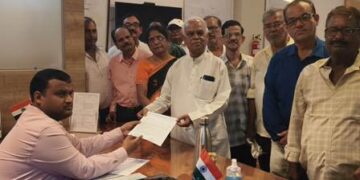 ଅବସରପ୍ରାପ୍ତ କର୍ମଚାରୀ ସଙ୍ଘ ପକ୍ଷରୁ ପ୍ରଧାନମନ୍ତ୍ରୀ ଙ୍କ ଉଦ୍ଦେଶ୍ୟରେଜିଲ୍ଲପାଳ ଙ୍କୁ ୧୨ ଦଫା ଦାବୀ ନେଇ ସ୍ମାରକ ପତ୍ର ପ୍ରଦାନ
