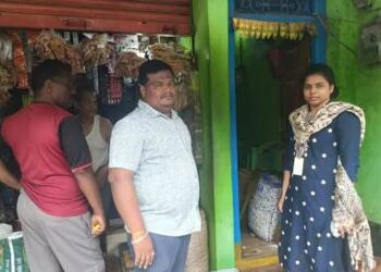 ଗୁମ୍ମା ବ୍ଲକ ସେରଙ୍ଗ ଗ୍ରାମରେ ଫୁଡ୍ ସେଫ୍ଟି ବିଭାଗ ର ଚଢ଼ାଉହୋଟେଲ ଓ ବିଭିନ୍ନ ଦୋକାନରୁ ଖାଦ୍ୟ ନମୁନା ସଂଗ୍ରହ, ମାନ ପରୀକ୍ଷଣ ପାଇଁ ପଠାଯିବ 