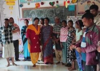 ବାତ୍ୟା “ଅର୍ଣ୍ଣବ” କୁ ଦୃଷ୍ଟିରେ ରଖି ଅସହାୟ ବୃଦ୍ଧବୃଦ୍ଧାଙ୍କୁ ପ୍ରଶାସନ ପକ୍ଷରୁ ଆଶ୍ରୟସ୍ଥଳୀକୁ ସ୍ଥାନାନ୍ତର