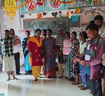 ବାତ୍ୟା “ଅର୍ଣ୍ଣବ” କୁ ଦୃଷ୍ଟିରେ ରଖି ଅସହାୟ ବୃଦ୍ଧବୃଦ୍ଧାଙ୍କୁ ପ୍ରଶାସନ ପକ୍ଷରୁ ଆଶ୍ରୟସ୍ଥଳୀକୁ ସ୍ଥାନାନ୍ତର