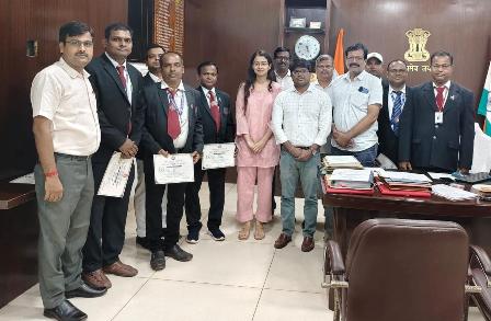 ୨୦୨୫–୨୬ରେ ସର୍ବାଧିକ ରାଜସ୍ୱ ଆଦାୟକାରୀ ଟିକେଟ ଯାଞ୍ଚ କର୍ମଚାରୀ ସମ୍ବର୍ଦ୍ଧନା