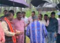 ବାତ୍ୟା ପରିସ୍ଥିତି ପରଖିଲେ ମନ୍ତ୍ରୀ, ଗାଜଲବାଡ଼ି ଘାଟିର ସ୍ଥିତି ଅନୁଧ୍ୟାନ : ଡୁଲୁରୀ ରାସ୍ତାରୁ ଗଛ ହଟାଇବାକୁ ନିର୍ଦ୍ଦେଶ : ୨୫ ପଞ୍ଚାୟତ ଅନ୍ଧାରରେ; ନେଟୱାର୍କ ଓ ଇଣ୍ଟରନେଟ୍ ସେବା ଠପ୍