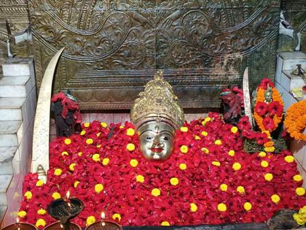ମନ୍ଦାର ମାଳିନୀ ବେଶରେ ଦର୍ଶନ ଦେଲେ ମା’ ପାଟଖଣ୍ଡା : ଦର୍ଶନ ପାଇଁ ଭକ୍ତଙ୍କ ଭିଡ଼ – ପ୍ରସାଦ ଓ ପଣା ବଣ୍ଟନ