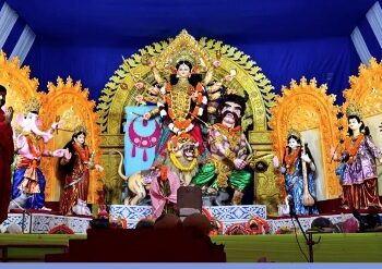 ମା’ଦୁର୍ଗା ଙ୍କ ମହାଗୌରୀ ବେଶ ଦର୍ଶନ ପାଇଁ ଭକ୍ତଙ୍କ ଭିଡ଼ : ପୀଠରେ ମହାଷ୍ଟମୀ ପୂଜା, ମୃଣ୍ମୟୀ ଦେବୀଙ୍କ ମହାସପ୍ତମୀ ପୂଜାରେ ଆଧ୍ୟାତ୍ମିକ ପରିବେଶ