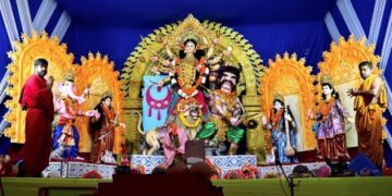 ମା’ଦୁର୍ଗା ଙ୍କ ମହାଗୌରୀ ବେଶ ଦର୍ଶନ ପାଇଁ ଭକ୍ତଙ୍କ ଭିଡ଼ : ପୀଠରେ ମହାଷ୍ଟମୀ ପୂଜା, ମୃଣ୍ମୟୀ ଦେବୀଙ୍କ ମହାସପ୍ତମୀ ପୂଜାରେ ଆଧ୍ୟାତ୍ମିକ ପରିବେଶ