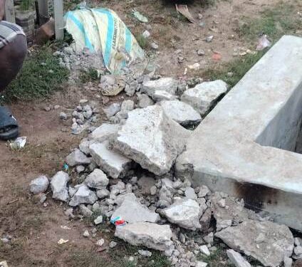 ପାଣି ମିଟର ଚୋରି ପରେ ଏବେ ପାଣି ଚାମ୍ବର ଉପରେ ପଡିଥିବା ସିମେଣ୍ଟ କଂକ୍ରିଟ ସ୍ଲାବ ଗୁଡିକୁ ଭଙ୍ଗାରୁଜା କରୁଛନ୍ତି ଦୁବୃର୍ତ୍ତ