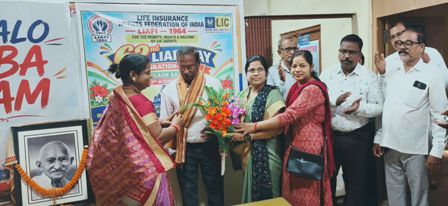 ବାଲୁଗାଁ ଏଲ୍ଆଇସି ଶାଖାରେ ଲିଆଫି ୬୨ତମ ପ୍ରତିଷ୍ଠା ଦିବସ ଓ ଗାନ୍ଧୀ ଜୟନ୍ତୀ ପାଳିତ