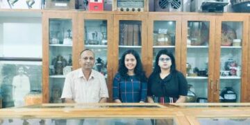 ଦାସିଆ ଅଜାଙ୍କ ସାଧନା ଓ ସଂଘର୍ଷ ମୟ ଜୀବନ କାହାଣୀ ସମ୍ପର୍କେ ଅନୁଷ୍ଠାନ ସମ୍ପାଦକ ଦୀପକ ପଟ୍ଟନାୟକ ଙ୍କ ସହିତ ଆଲୋଚନା କରି ମାଜିଷ୍ଟ୍ରେଟ୍ ଖୁବ୍ ଖୁସି ପ୍ରକଟ କରିଥିଲେ