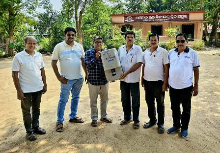 ଛାତ୍ରଛାତ୍ରୀଙ୍କ ପାଇଁ ଶୁଦ୍ଧ ପାନୀୟଜଳର ସୁବିଧା: କ୍ରିଦାଶପୁର ହାଇସ୍କୁଲକୁ ରୋଟାରୀ କ୍ଲବ୍ର ଆକ୍ୱାଗାର୍ଡ ଉପହାର
