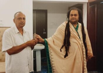 ଶ୍ରୀକୁଟି ଧାମର ଗୁରୁ ଶ୍ରୀ ଅନାଦି ବାବା ମାନବ ସମାଜର କଲ୍ୟାଣ ପାଇଁ ଅନେକ ଆଧ୍ୟାତ୍ମିକ କାର୍ଯ୍ୟମାନ କରୁଛନ୍ତି