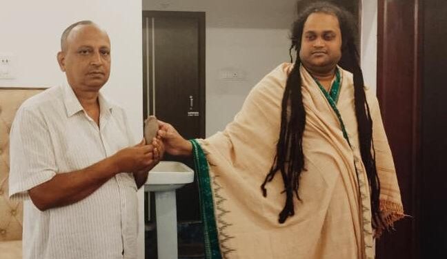 ଶ୍ରୀକୁଟି ଧାମର ଗୁରୁ ଶ୍ରୀ ଅନାଦି ବାବା ମାନବ ସମାଜର କଲ୍ୟାଣ ପାଇଁ ଅନେକ ଆଧ୍ୟାତ୍ମିକ କାର୍ଯ୍ୟମାନ କରୁଛନ୍ତି