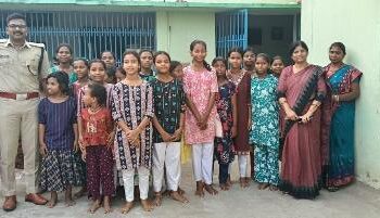 ଜନ ଅଭିଯୋଗ ଶୁଣାଣି ପରେ ଜିଲ୍ଲାପାଳ ଓ ଆରକ୍ଷୀ ଅଧିକ୍ଷକ ପରିଦର୍ଶନ କଲେ ସୂଚିତ ଜାତି ଓ ଜନଜାତି ଉଚ୍ଚ ବିଦ୍ୟାଳୟ