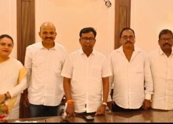 ପିସିସି ସଭାପତି ଭକ୍ତଚରଣ ଦାସଙ୍କୁ ଭେଟିଲେ ଜସ୍ମିନ୍ ଶେଖଙ୍କ ସମେତ ଗଜପତି ଜିଲ୍ଲା କଂଗ୍ରେସ ନେତୃବୃନ୍ଦ