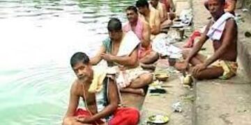 ମହାଳୟା ଅମାବାସ୍ୟାରେ ପିତୃପୁରୁଷଙ୍କ ପିଣ୍ଡଦାନ କଲେ ହଜାର ହଜାର ଶ୍ରଦ୍ଧାଳୁ