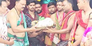 ଶ୍ରୀକ୍ଷେତ୍ର ଓ ବିରଜା କ୍ଷେତ୍ରର ଅନନ୍ୟ ପରମ୍ପରା ମାଙ୍କୁ ଲାଗି ହେଲା ଶ୍ରୀଜଗନ୍ନାଥଙ୍କ ଅଙ୍ଗ ବସ୍ତ୍ର ବାର ପାଟିଆ