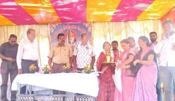 କର୍ତ୍ତବ୍ୟନିଷ୍ଠ ଶିକ୍ଷୟିତ୍ରୀ ବିନୋଦିନୀ କୁଣ୍ଡୁଙ୍କୁ ଭାବବିହ୍ୱଳ ବିଦାୟ ବ୍ରଜବଲ୍ଲଭପୁର ପ୍ରାଥମିକ ବିଦ୍ୟାଳୟରେ ଅବସରକାଳୀନ ସମ୍ବର୍ଦ୍ଧନା ଉତ୍ସବ